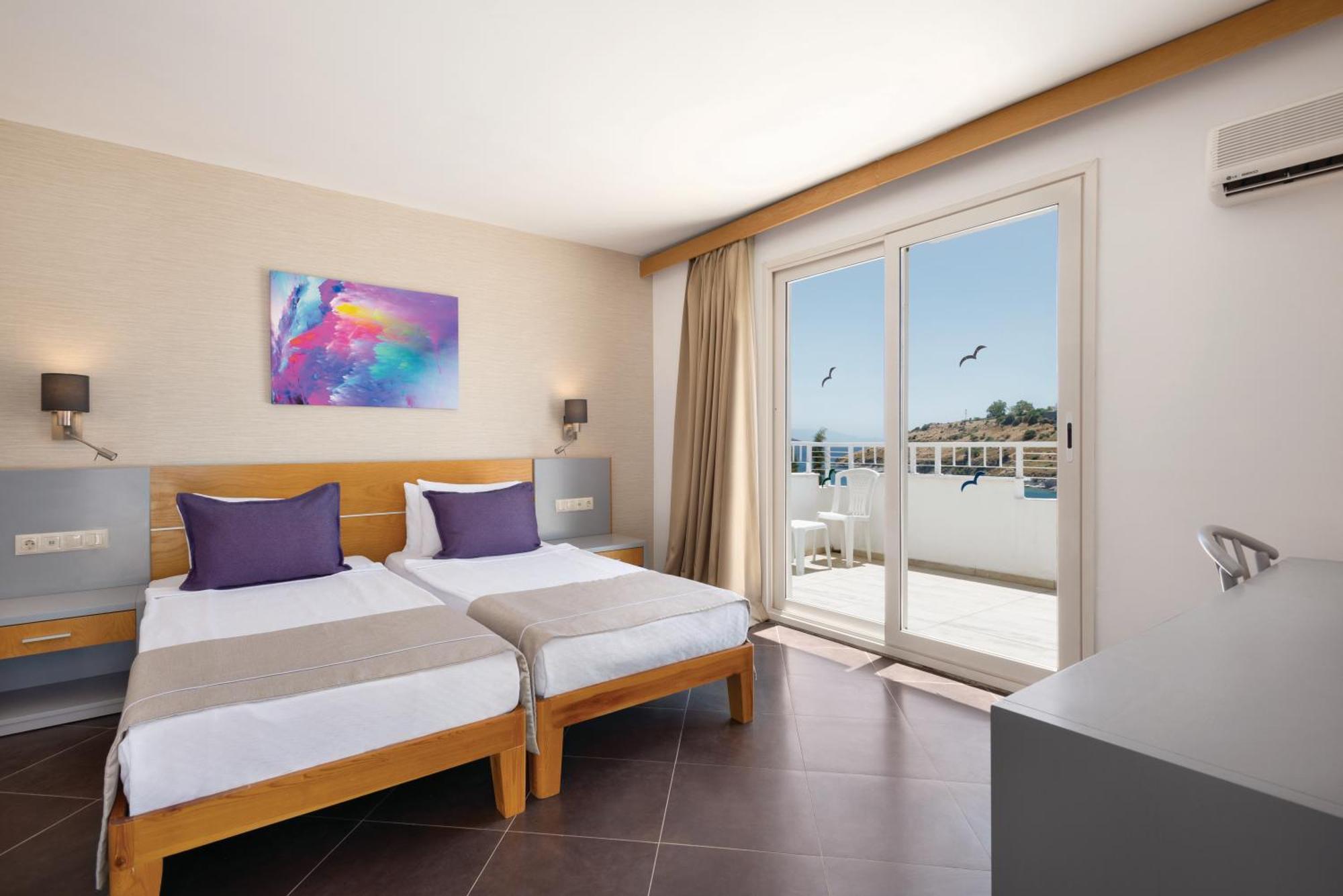 Club Room Sea View